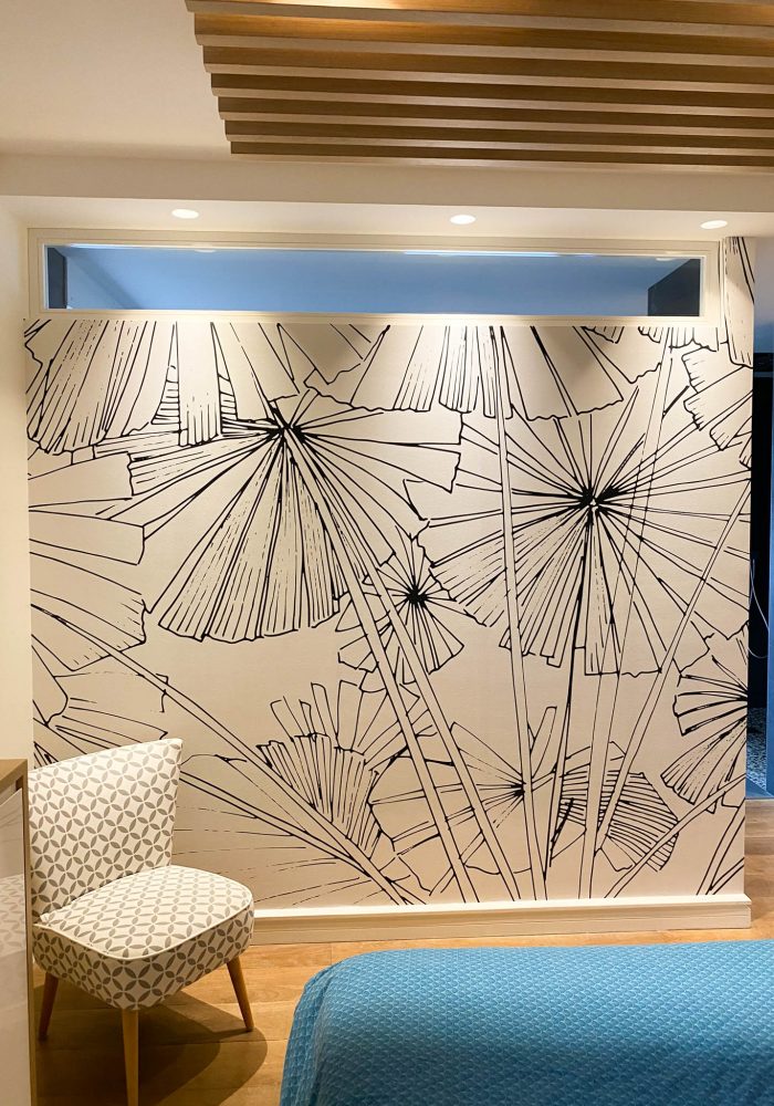 Rénovation chambre - papier peint fleurs - Projet Quimperlé